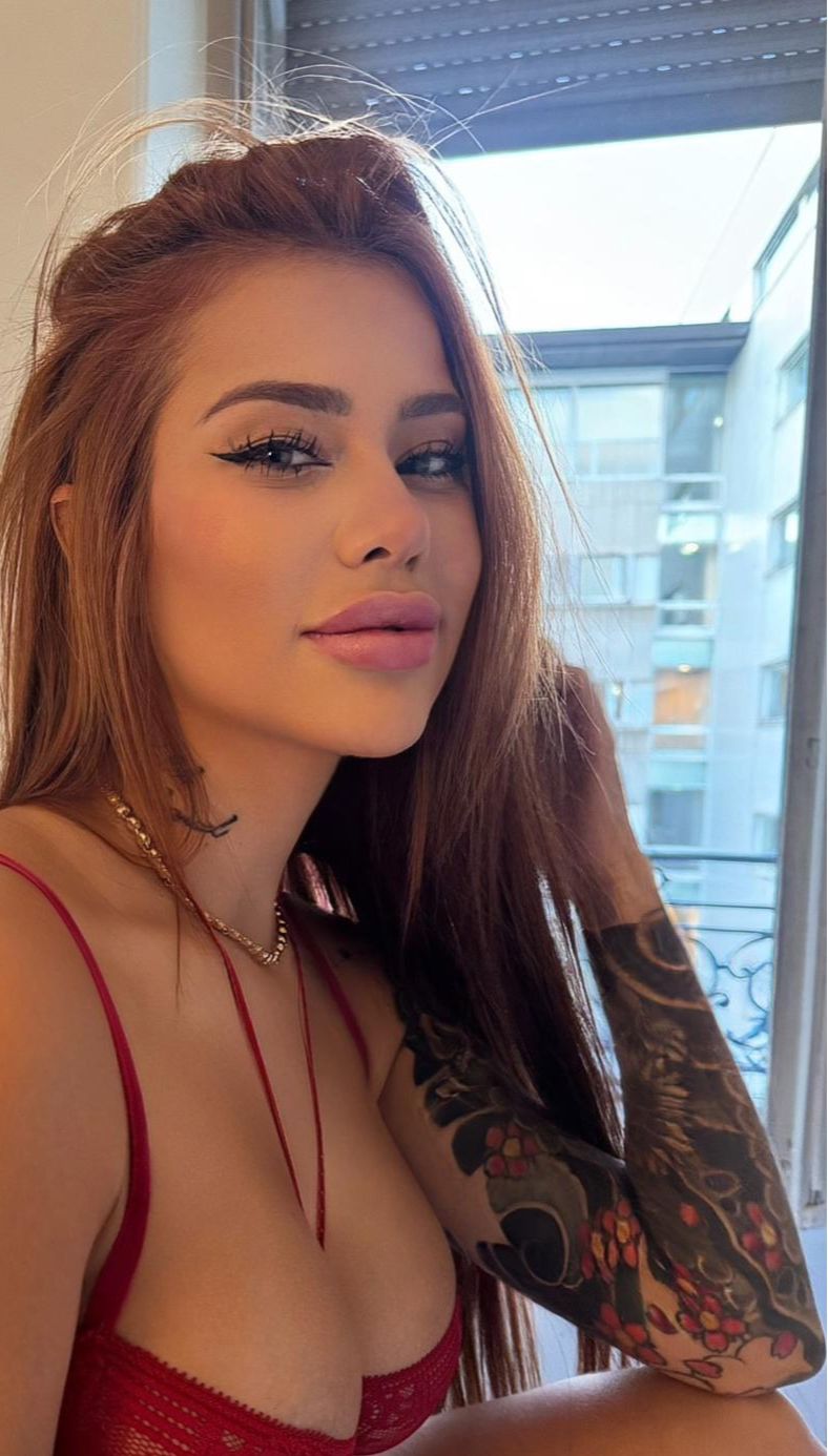 Escort - KAMILA - Ibiza Tops